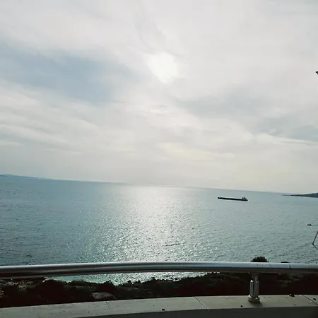 Sea View *